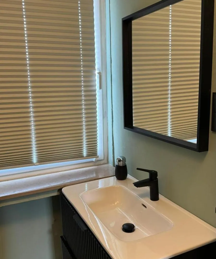 Private Room In Cologne Poll منزل للإقامة